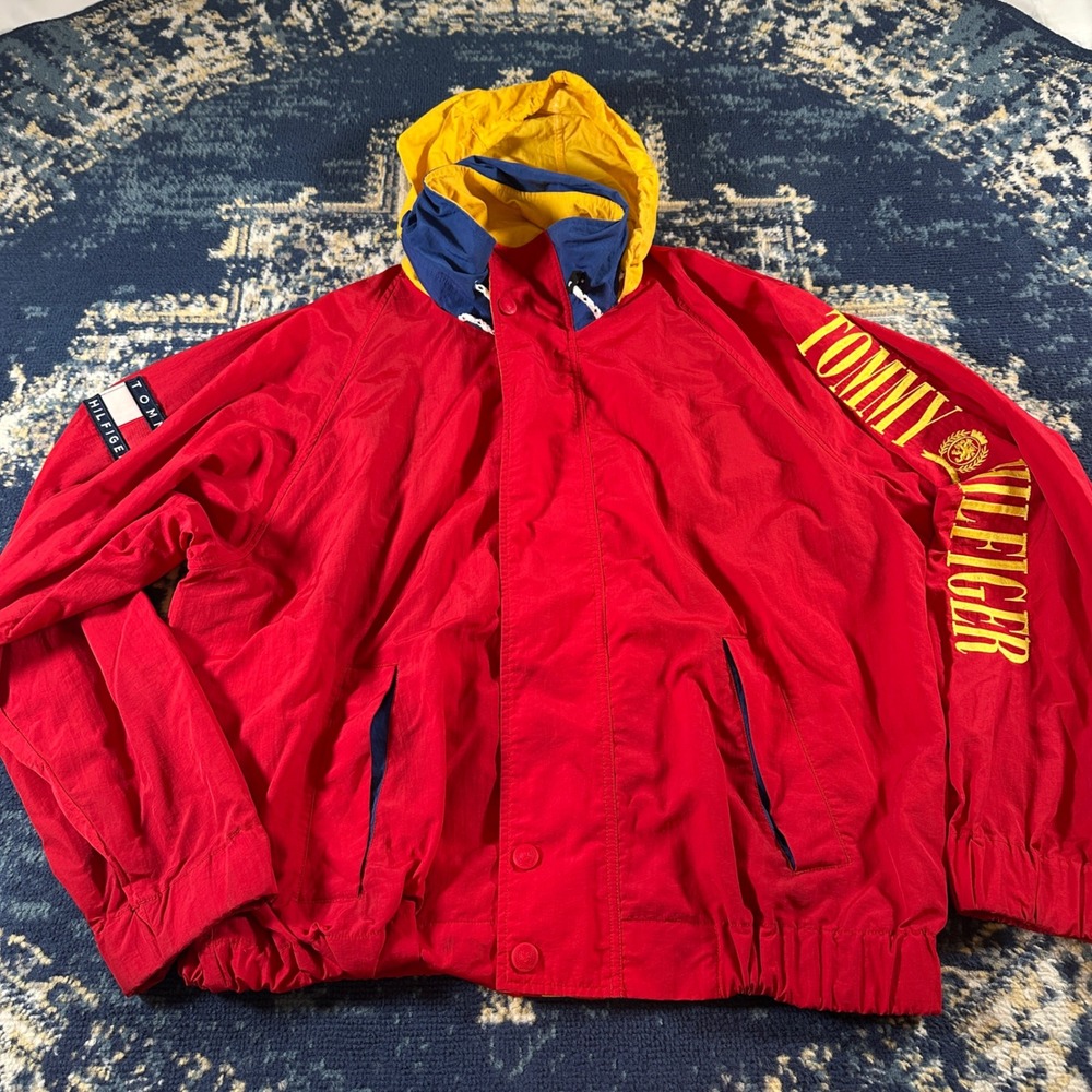 Vintage Red Tommy Hilfiger Spell Out Sailing Jacket Mens Large Stowaway Hood